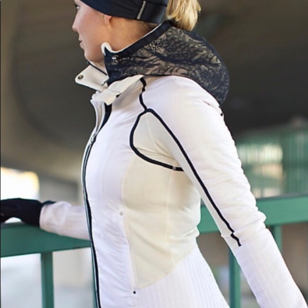 Lululemon run bundle up jacket size 6